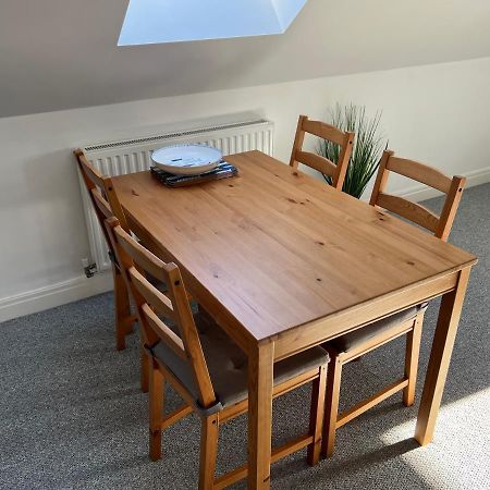 Swanage Holiday Penthouse Apartment, Moments From Beach And Town, On Site Parking, Fast Wifi, Sleeps Up To 6, Rated Exceptional Bagian luar foto